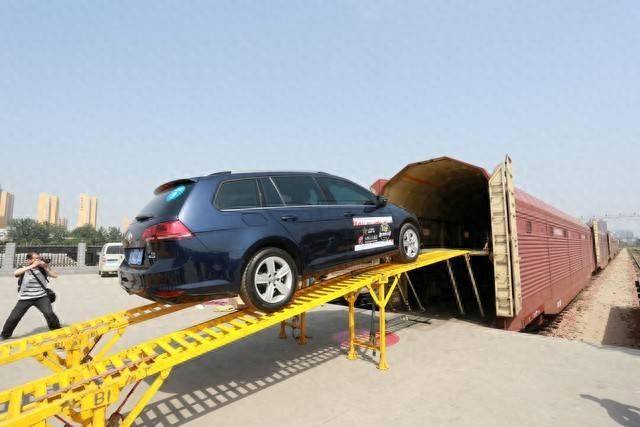 丰田RAV4荣放混动四驱系统解析：雪地爬坡能力实测